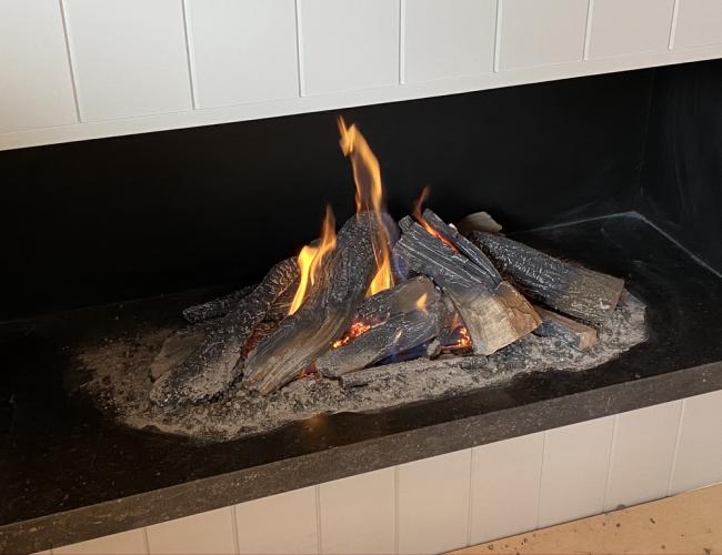 Ceramic Log Fire